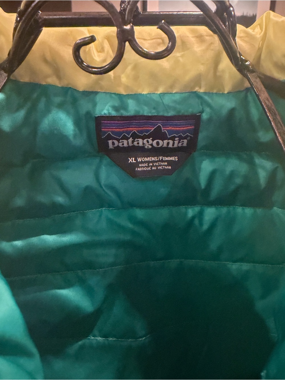 Patagonia Yellow Vest with Teal Interior Womens XL Solar Pow green. - Picture 7 of 8